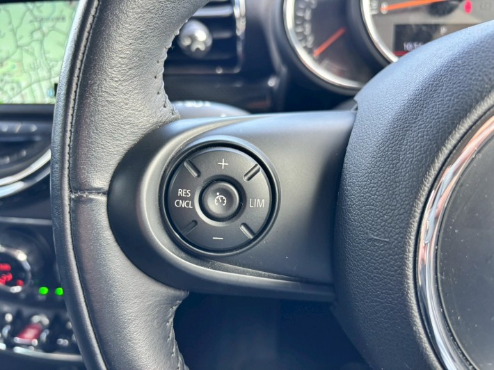 LINE_ALBUM_20251029_251029_18